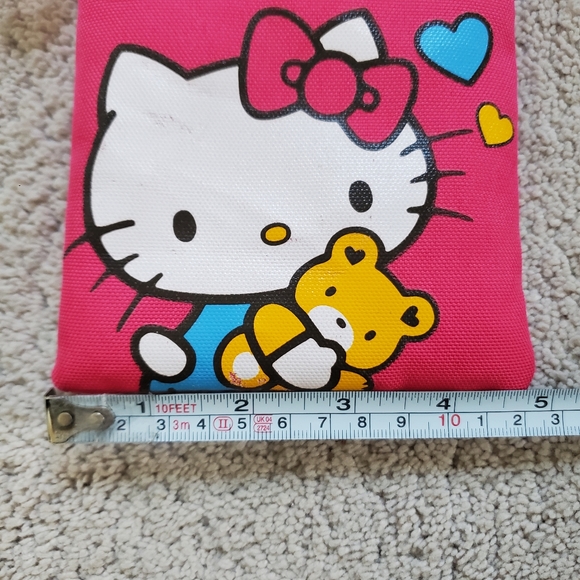 Sanrio Hello Kitty Crossbody Bag - Picture 9 of 10